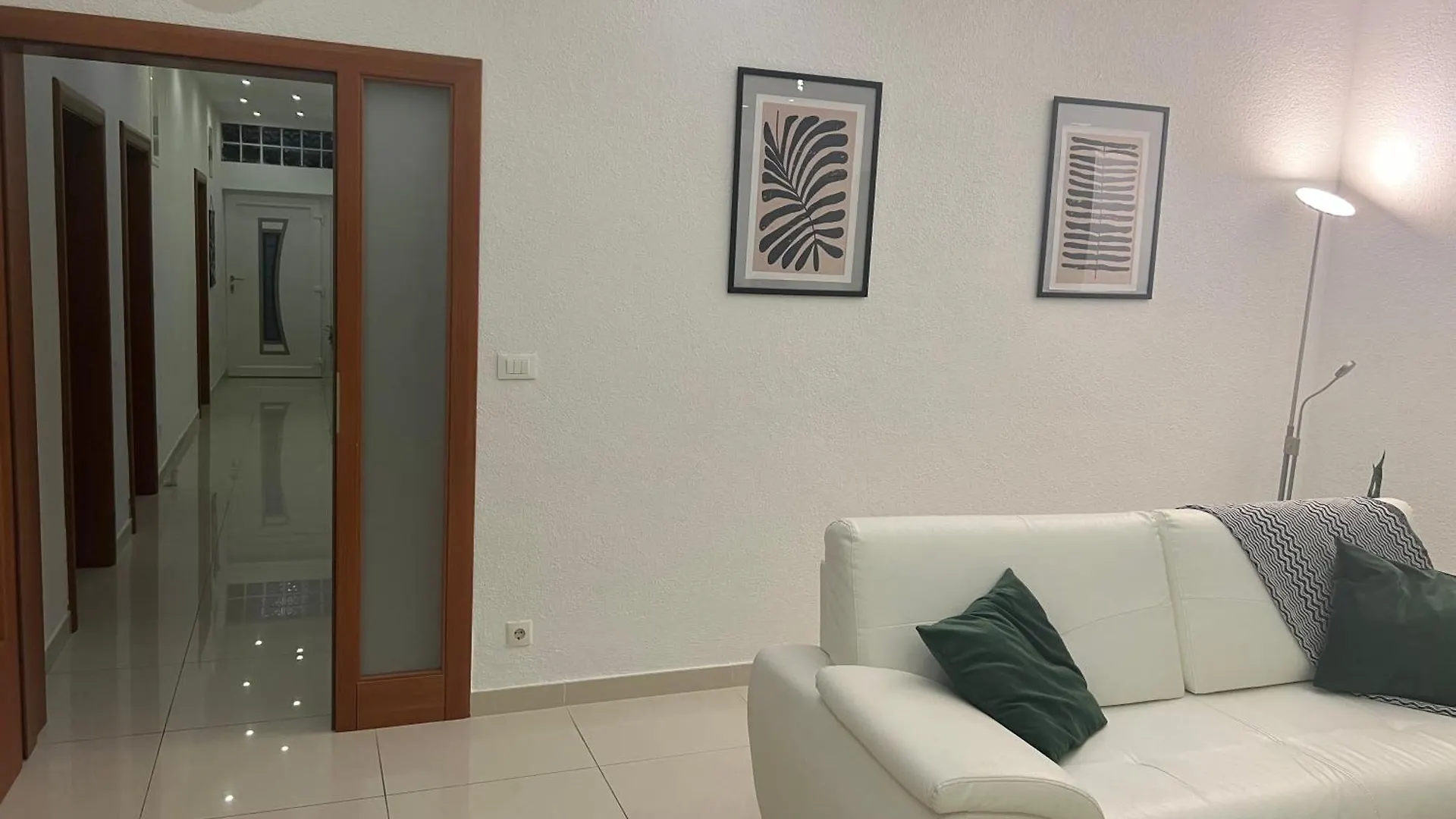 Big Beachfront Apartment Smokvica In Trogir