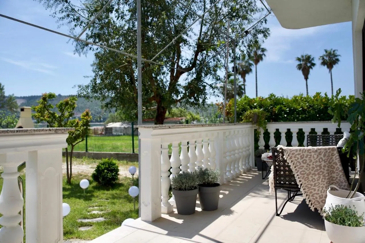 Big Beachfront Apartment Smokvica In Trogir 0*,  Croacia