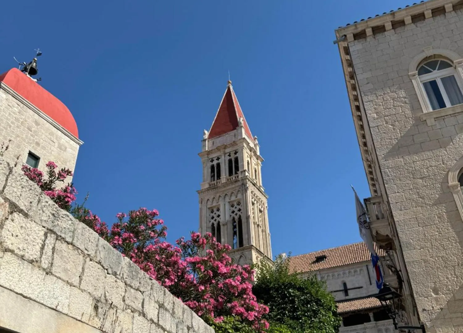 Big Beachfront Apartment Smokvica In Trogir